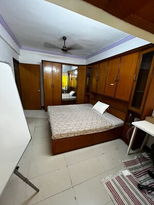 Team Area in 2 BHK Apartment at Chanchal Kalyan Complex, Yari Road – for Rent