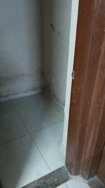 Bathroom in 3 BHK Apartment at Motia Royal Citi Apartments, Nagla Road – for Rent
