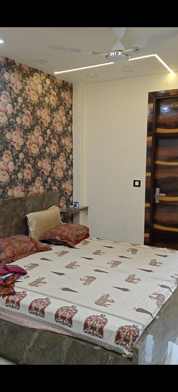 Living Room in 3 BHK Builder Floor at Dwarka Mor – for Rent