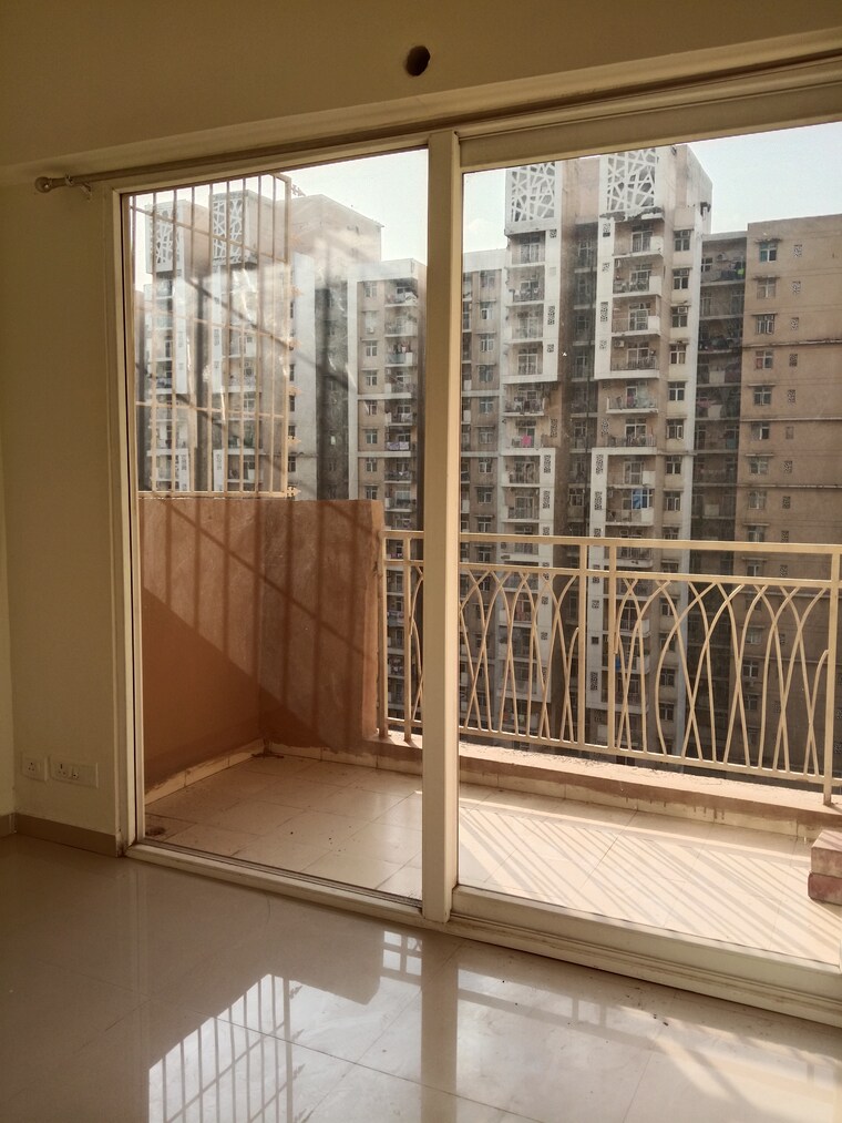 Balcony, mahagun-mywoods 3 Bedroom 1235 Sq.Ft. Apartment In Sector 16c Greater Noida Greater Noida 9300968