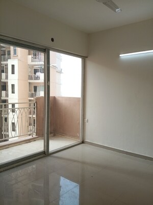 Room in 3 BHK Apartment at Mahagun Mywoods, Sector 16c Greater Noida – for Rent