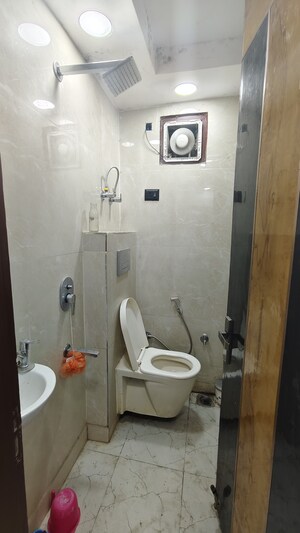 Master Bedroom in 1 BHK Builder Floor at Govindpuri – for Rent