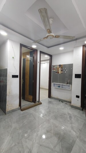 1 BHK Builder Floor For Rent in Govindpuri