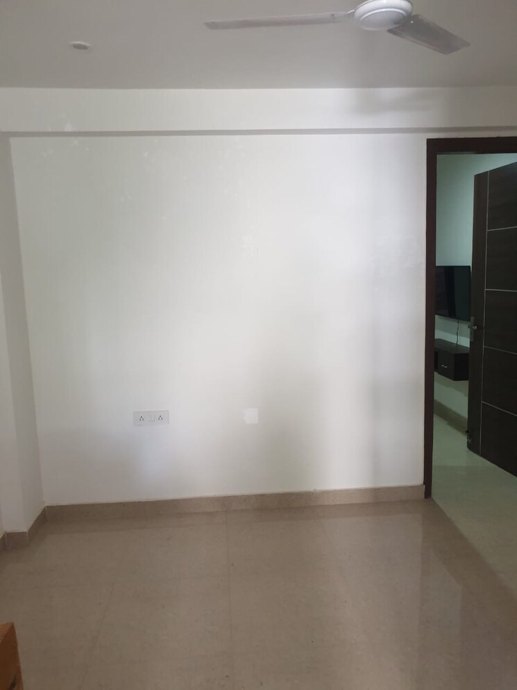 Room, dlf-city-phase-v 1 Bedroom 540 Sq.Ft. Builder Floor In Dlf Phase V Gurgaon 9300984