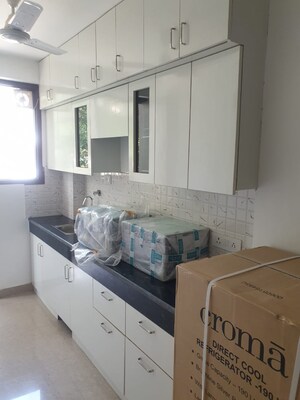 Kitchen in 1 BHK Builder Floor at DLF City Phase V, Dlf Phase V – for Rent