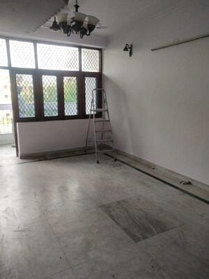 Room in 3 BHK Independent House at Sector 56 – for Rent