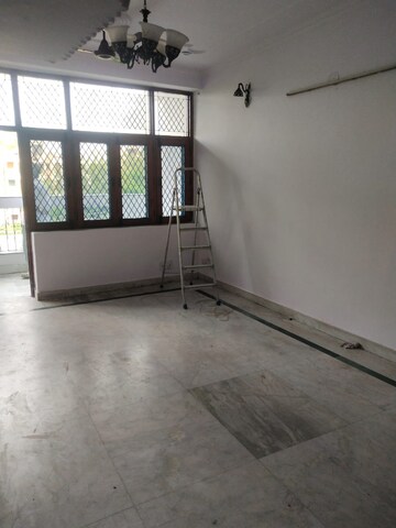 Room in 3 BHK Independent House at Sector 56 – for Rent