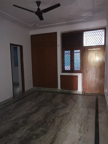 Room in 3 BHK Independent House at Sector 56 – for Rent