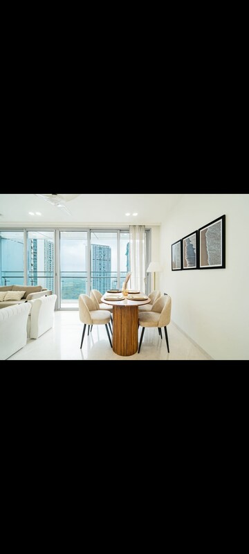 Master Bedroom in 3 BHK Apartment at Oberoi Exquisite Goregaon, Goregaon East – for Sale