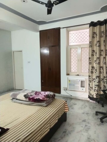 Bedroom in 3 BHK Independent House at Sector 33 – for Rent
