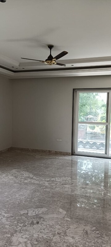 Room in 4 BHK Builder Floor at Sector 28 – for Sale