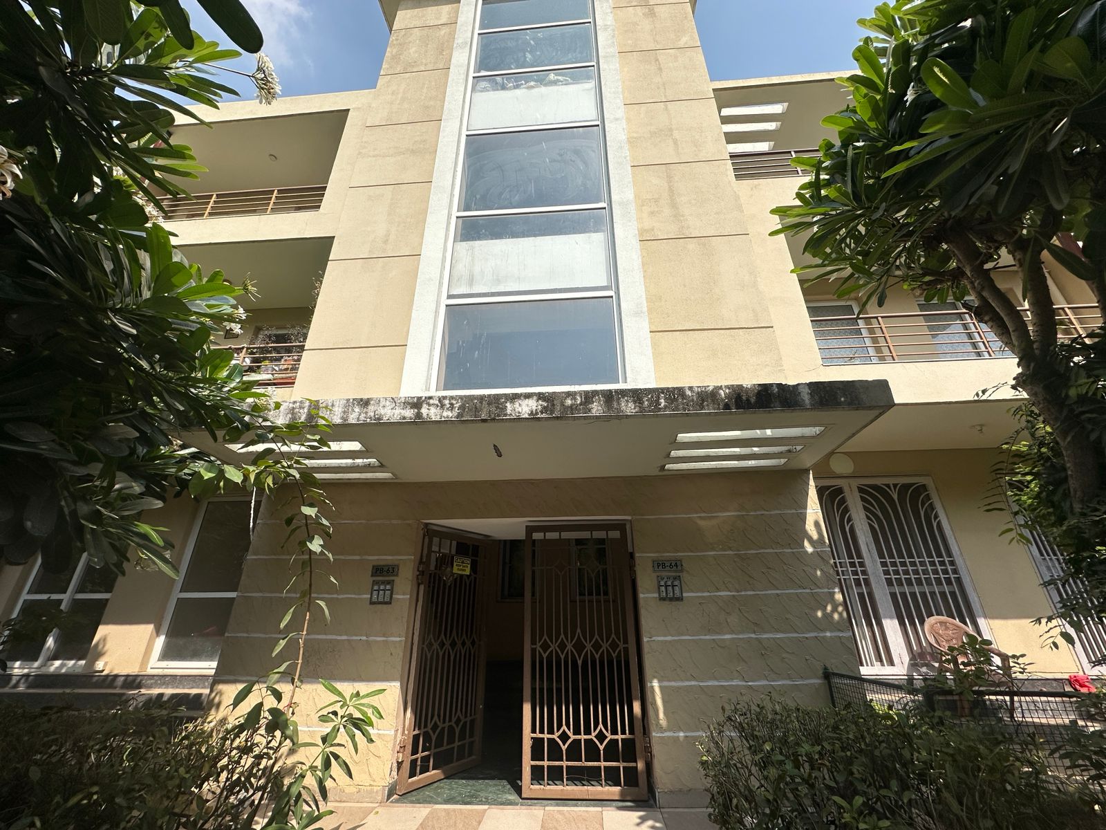 3 BHK Builder Floor For Sale in BPTP Parkland Pride