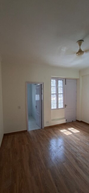 Room in 3 BHK Builder Floor at SS Mayfield Gardens, Sector 51 – for Rent