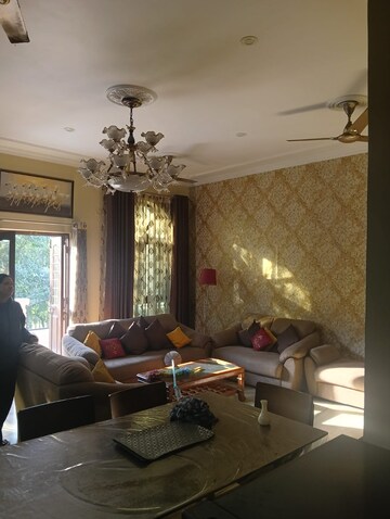 Living Room in 3.5 BHK Independent House at Sector 56 – for Rent