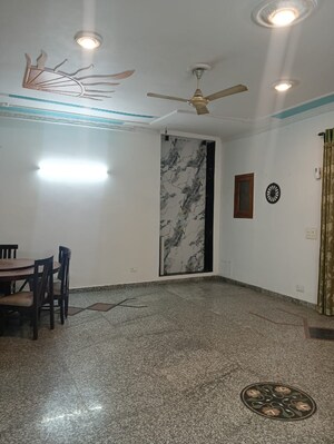 Room in 3.5 BHK Independent House at Sector 56 – for Rent