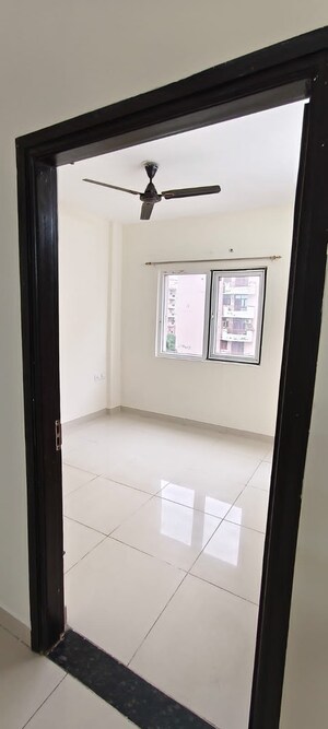 Room in 2 BHK Apartment at Maya Garden City, Lohgarh – for Rent