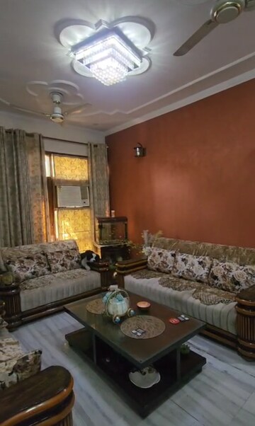 Master Bedroom in 2 BHK Builder Floor at Sector 16 – for Rent