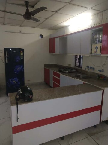 Room in 2.5 BHK Independent House at Sector 55 – for Rent