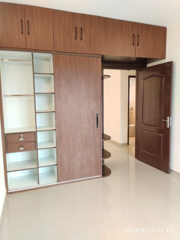 Master Bedroom in 3 BHK Apartment at Omaxe Waterscapes, Gomti Nagar – for Rent