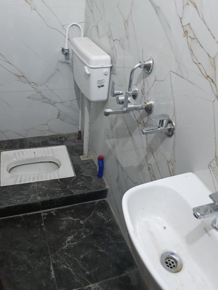 Bathroom, pir machalla 2 Bedroom 900 Sq.Ft. Builder Floor In Pir Machalla Zirakpur 9301079