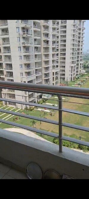 Master Bedroom in 2.5 BHK Apartment at Indiabulls Centrum Park, Sector 103 – for Rent