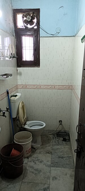 Bathroom in 1 BHK Apartment at Sector 21c – for Rent