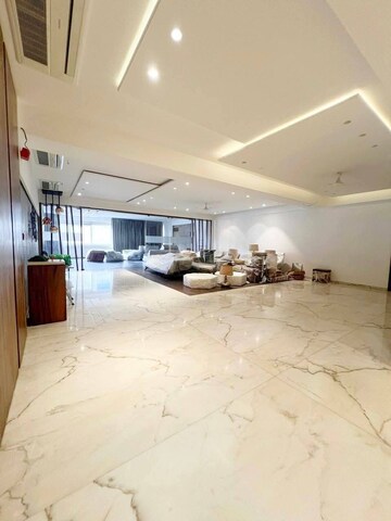 Parking in 4 BHK Apartment at Juhu Ajanta, Vile Parle West – for Rent