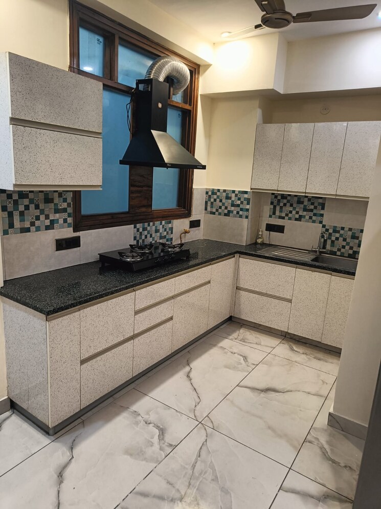 Kitchen, sector 55 2.5 Bedroom 1360 Sq.Ft. Builder Floor In Sector 55 Noida 9301199