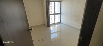 Room in 2 BHK Apartment at Lodha Casa Viva, Majiwada – for Rent