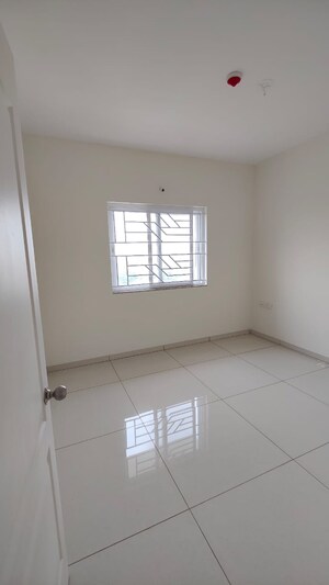 Room in 3 BHK Apartment at Avon Vista, Balewadi – for Rent
