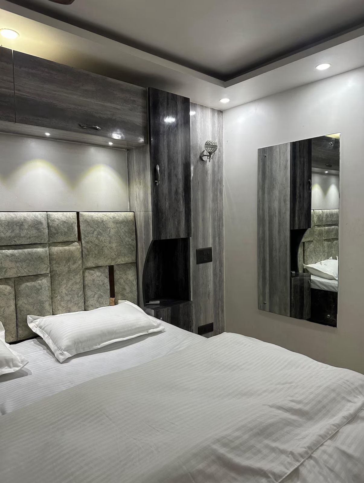 3 BHK + Servant Room Builder Floor For Rent in Greater Kailash I