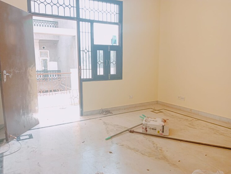 Room, dlf phase i 3 Bedroom 200 Sq.Ft. Builder Floor In Dlf Phase I Gurgaon 9301228