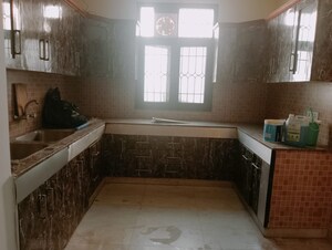 Kitchen in 3 BHK Builder Floor at Dlf Phase I – for Rent
