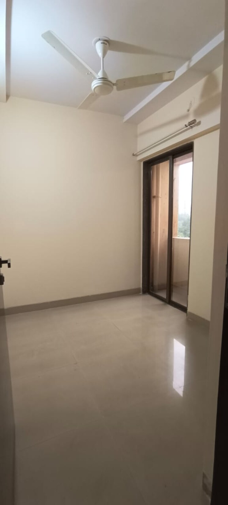 Room, madhav-palacia 2.5 Bedroom 810 Sq.Ft. Apartment In Ghodbunder Road Thane 9301240