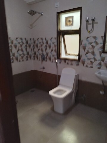 Living Room in 3 BHK Builder Floor at Dlf Phase ii – for Rent