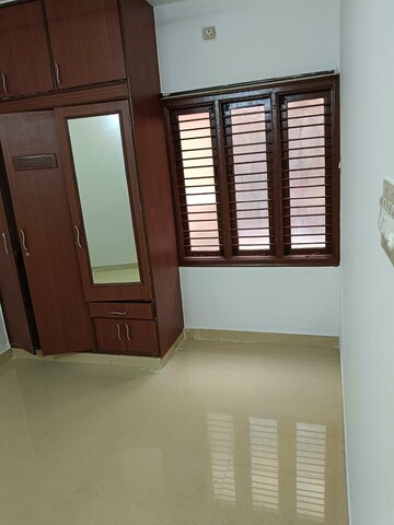 Room in 2 BHK Apartment at Jayanagar – for Rent