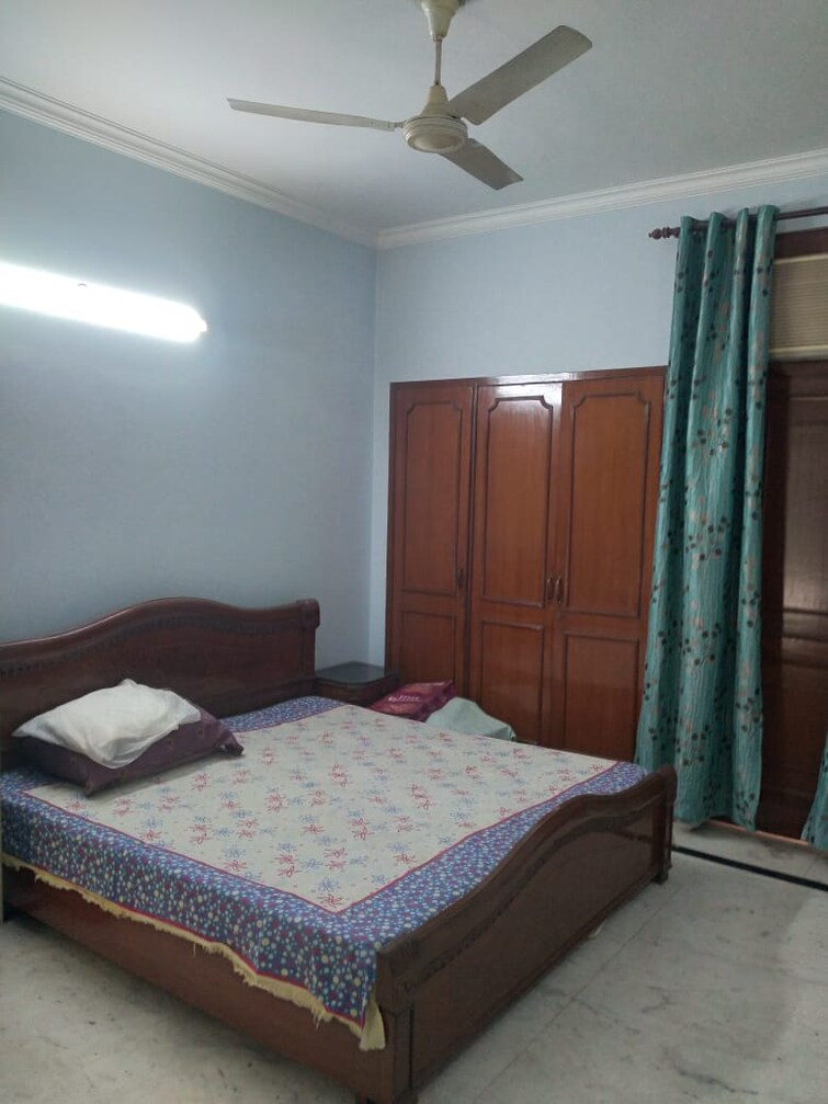 Cover Image, dlf phase ii 3 Bedroom 215 Sq.Ft. Builder Floor In Dlf Phase ii Gurgaon 9301247