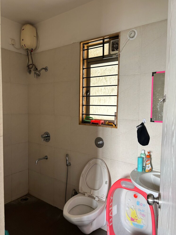 Bathroom, lodha-casa-bella-gold 2 Bedroom 918 Sq.Ft. Apartment In Dombivli East Thane 9301270