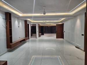 Room in 1.5 BHK Builder Floor at Shalimar Garden – for Sale