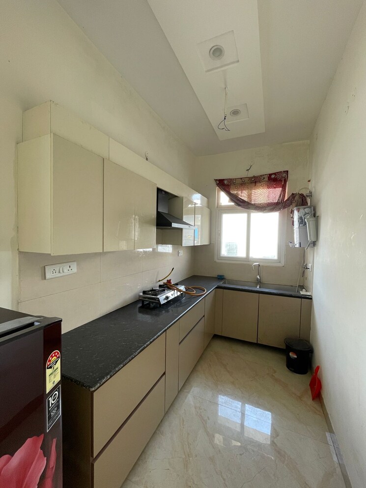 Kitchen, dara-orange-homes 2 Bedroom 1200 Sq.Ft. Apartment In Lohgarh Zirakpur 9301311