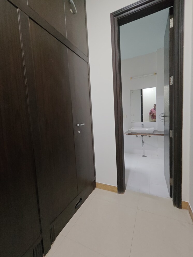 Room, dlf phase ii 3 Bedroom 2000 Sq.Ft. Builder Floor In Dlf Phase ii Gurgaon 9301357