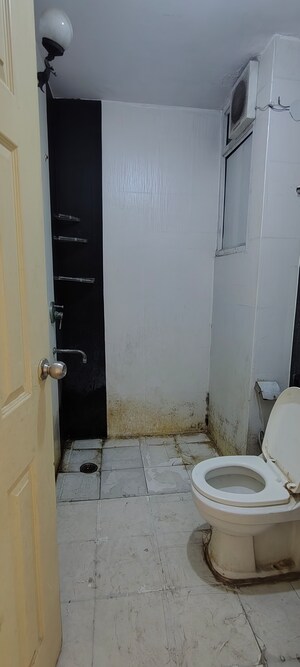 Bathroom in 2 BHK Apartment at Neelam Vihar, Vaishali Sector 3 – for Rent
