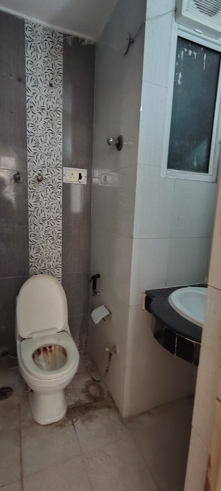 Bathroom, neelam-vihar 2 Bedroom 1110 Sq.Ft. Apartment In Vaishali Sector 3 Ghaziabad 9301368