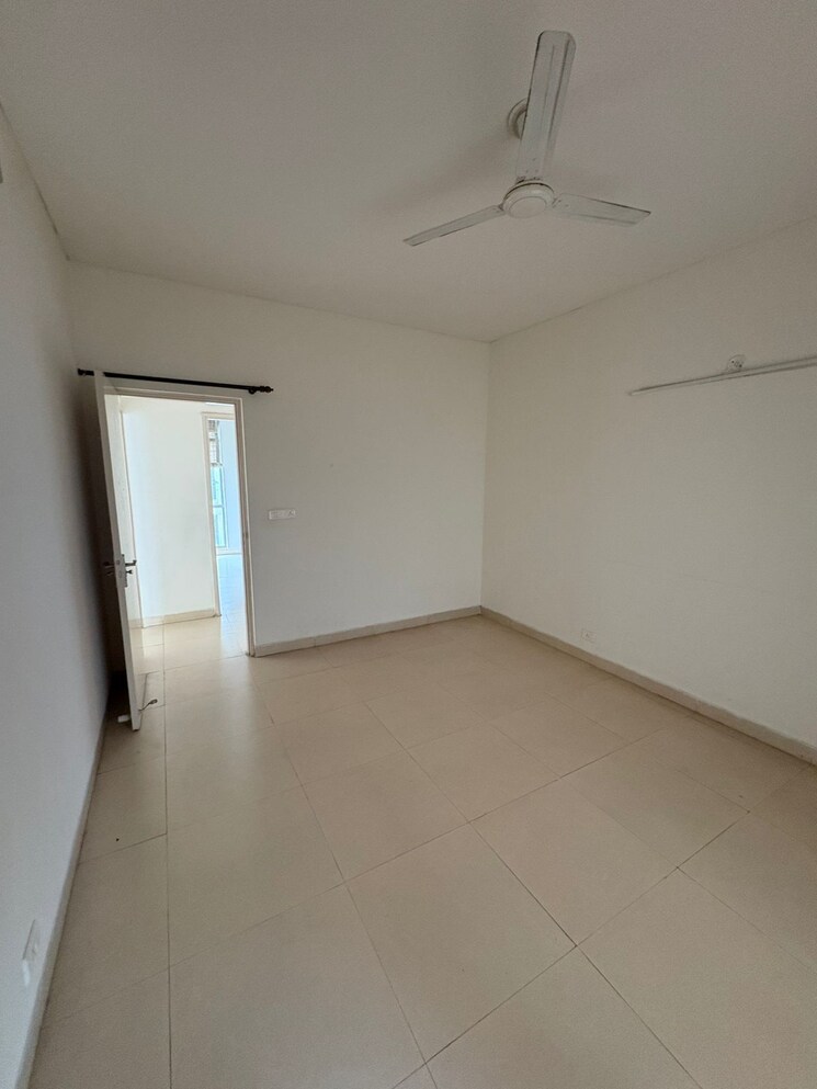 Room, shree-vardhman-green-court 2 Bedroom 690 Sq.Ft. Apartment In Sector 90 Gurgaon 9301376