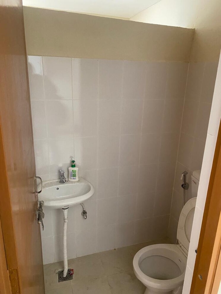 Bathroom, adani-aangan 1 Bedroom 412 Sq.Ft. Apartment In Sector 89a Gurgaon 9301380