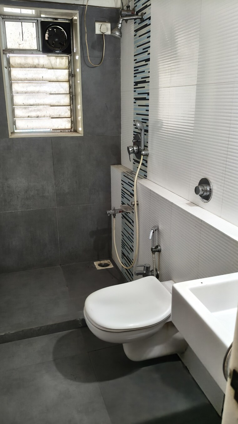 Bathroom, gundecha-symphony 2 Bedroom 960 Sq.Ft. Apartment In Andheri West Mumbai 9301397