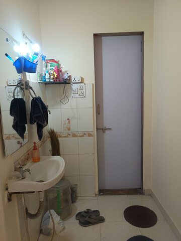 Team Area in 1 BHK Apartment at Spring Glory Co-Operative Society, Kharadi – for Rent