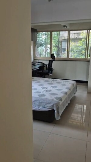 Bedroom in 2 BHK Apartment at Juhu – for Rent