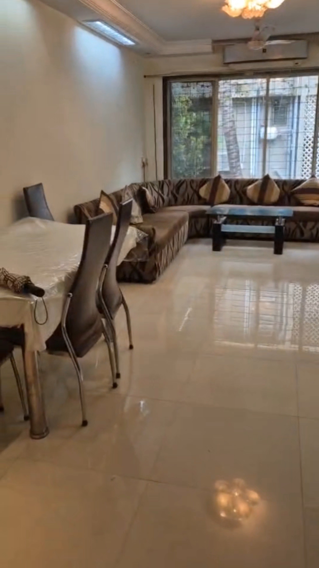 2 BHK + Pooja Room Apartment For Rent in Juhu