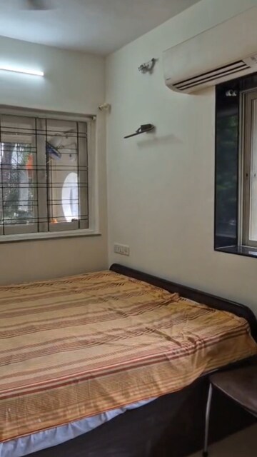 Room in 2 BHK Apartment at Juhu – for Rent